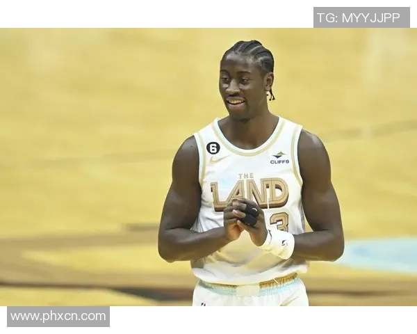 卡里斯勒韦尔在NBA赛场上的成长与挑战分析 卡里斯勒韦尔在NBA赛场上的成长与挑战分析