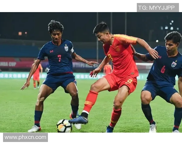 泰王杯精彩对决回顾泰国队与越南队的激烈比赛录像分享 泰王杯精彩对决回顾泰国队与越南队的激烈比赛录像分享