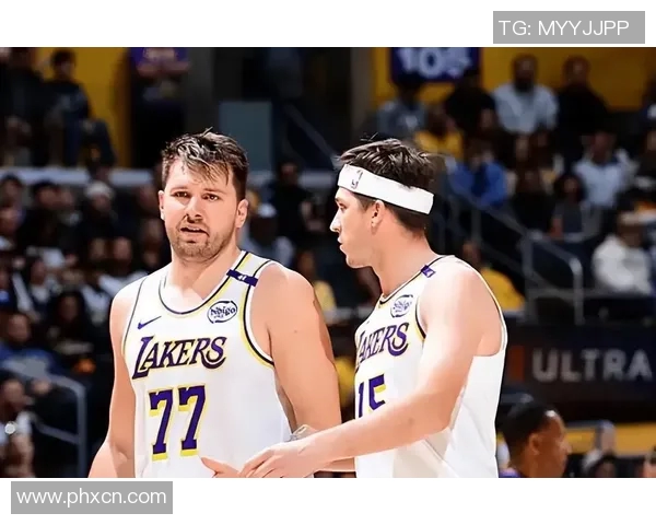 湖人热火对决前瞻：明星球员交锋与战术博弈的精彩分析