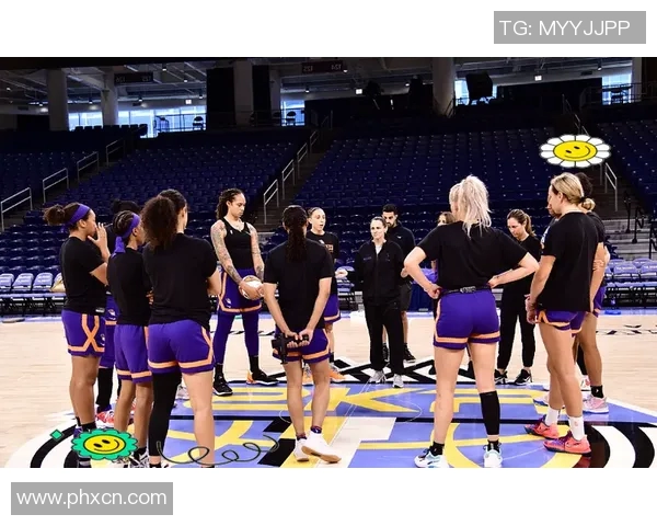 美职女篮水星与天空的精彩对决揭示了赛季的激烈竞争与运动员的拼搏精神 美职女篮水星与天空的精彩对决揭示了赛季的激烈竞争与运动员的拼搏精神